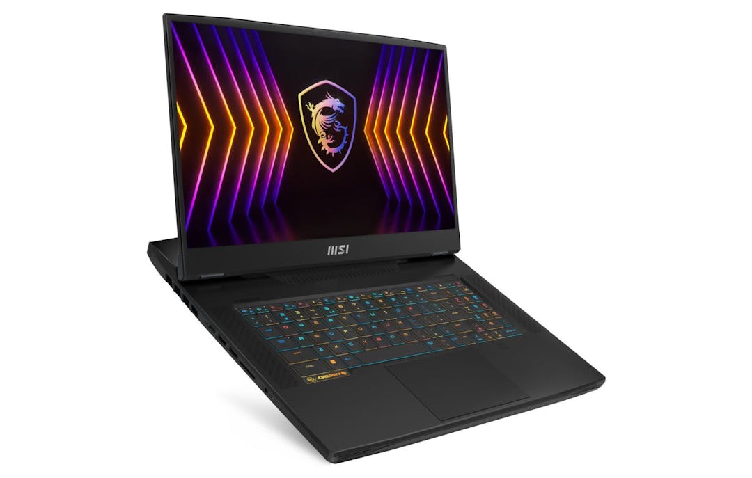 De MSI GT77 Titan HX13V-laptop opengeklapt.