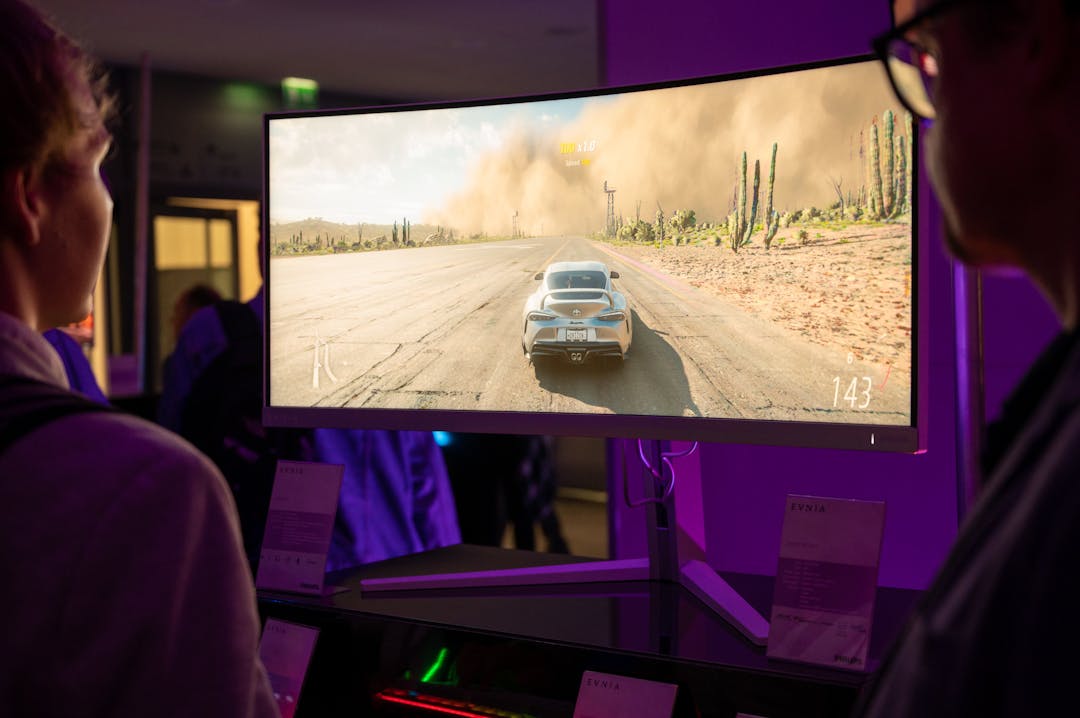 Philips' Evnia uwqhd-monitor in gebruik met Forza Horizon 5.