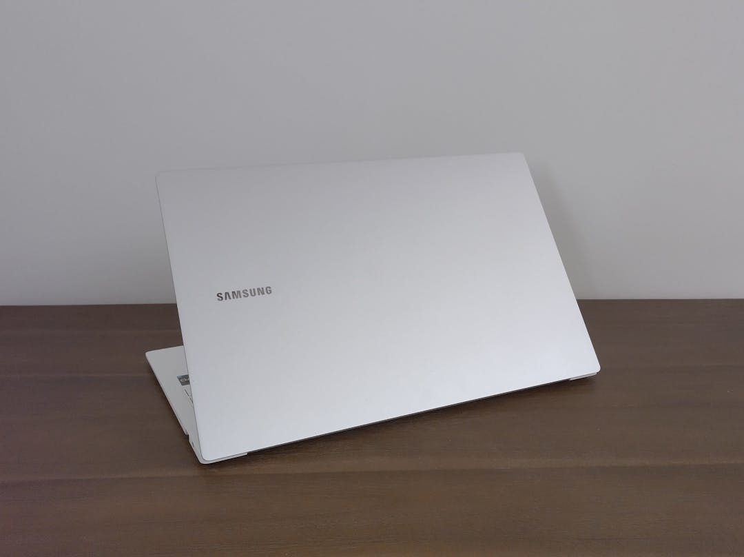 Samsung Galaxy Book2 Pro