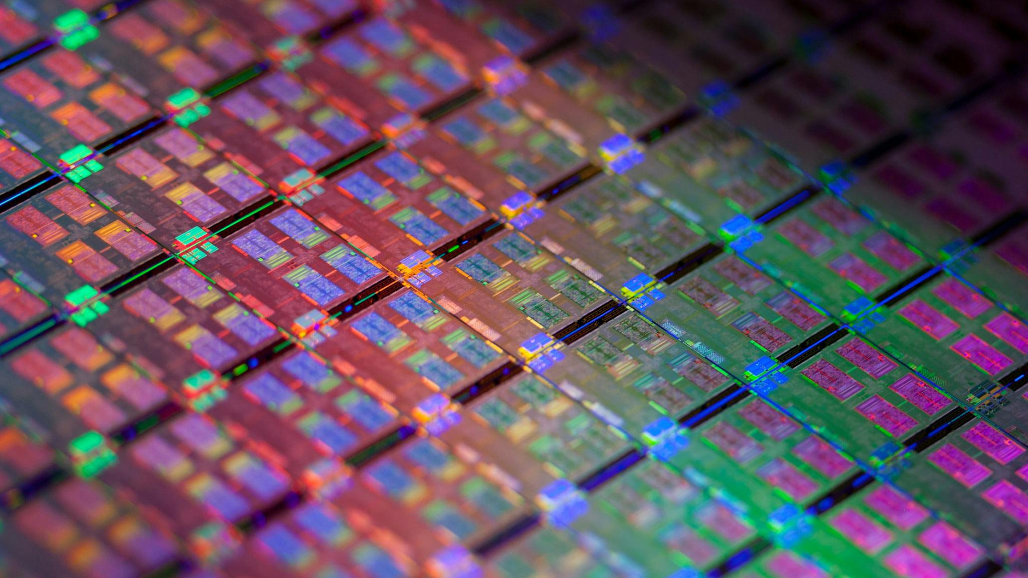 Intel kondigt gestapelde 7nm cpu’s aan voor 2023