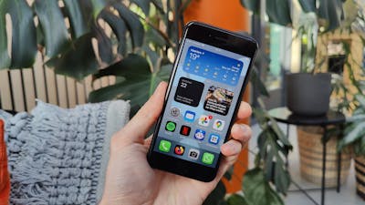 Apple iPhone SE (2022) - Lada met V12-motor