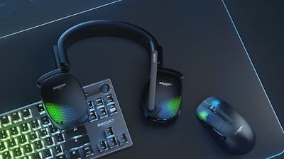 De Roccat Syn Pro Air blijft ondanks rgb-ledverlichting een kleurloze middenmoter