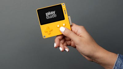 Playdate is een nieuwe handheld met een slinger