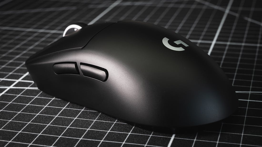 De Logitech G Pro X Superlight 2 is een op-en-top serieuze gamemuis