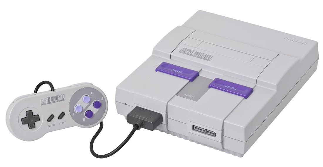 1920px-snes-mod1-console-set.jpg Ontwerper Amerikaanse NES en SNES met pensioen