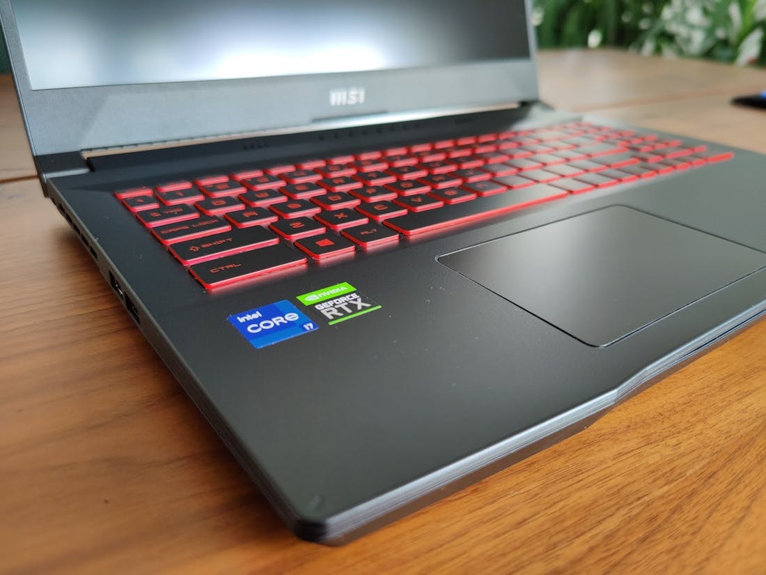 intel_badge.jpg MSI GF66 Katana is een betaalbare, no-nonsense gaming laptop