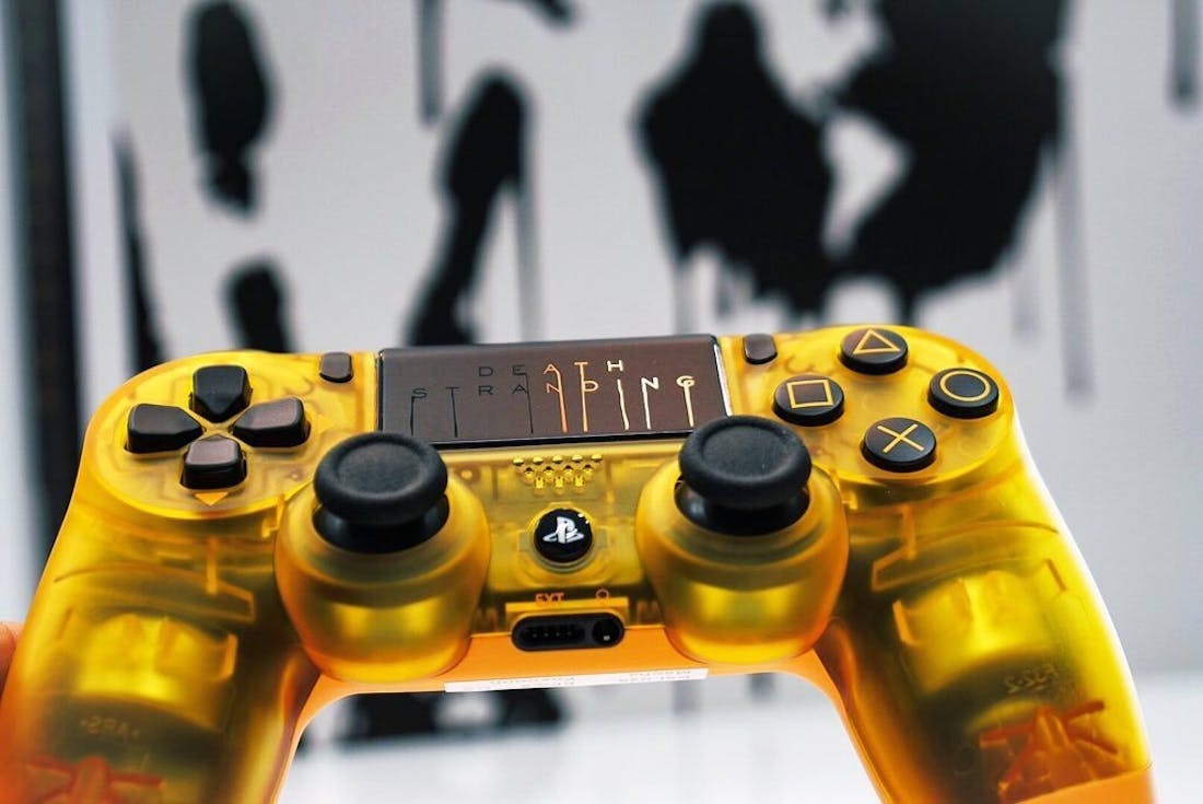 death-stranding-controller.jpg Stem van Death Stranding-baby kan uit controller komen