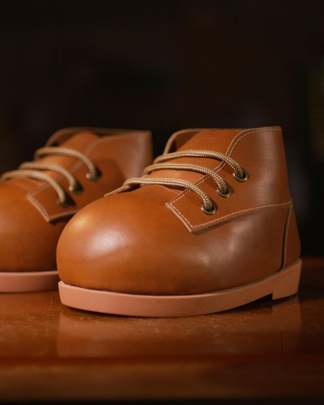 fq3jhcraiaajhq7.jpg Nintendo heeft echte Mario-schoenen gemaakt